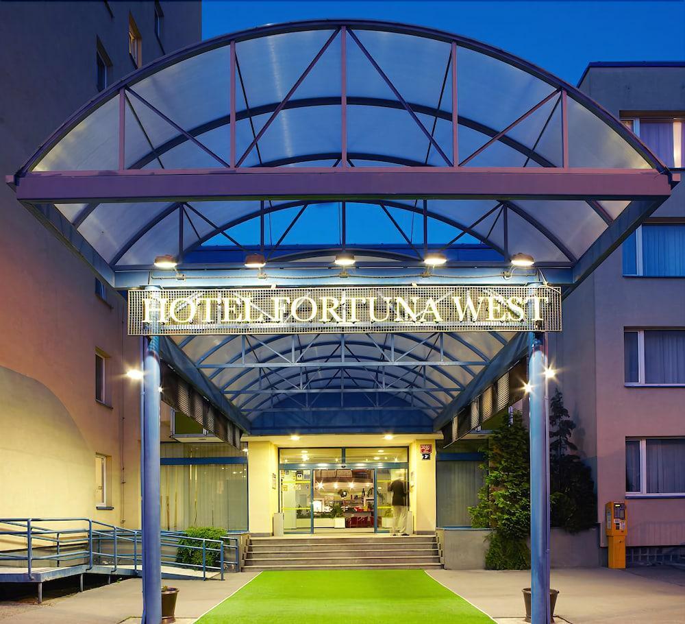 Ubytovna Areal Repy Prague Exterior photo