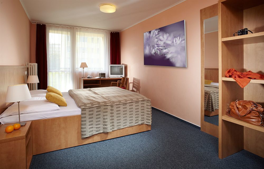 Ubytovna Areal Repy Prague Exterior photo